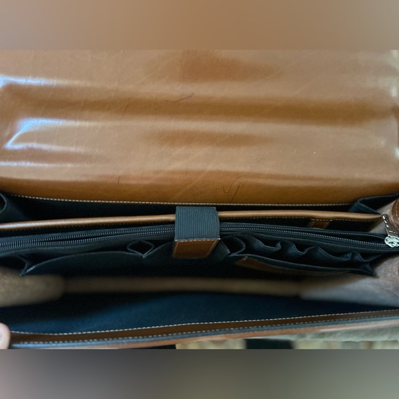 Messenger bag Leather.Jack Georges Vintage.A few flaws,see pics. - Picture 9 of 14